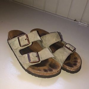TAN BIRKENSTOCKS